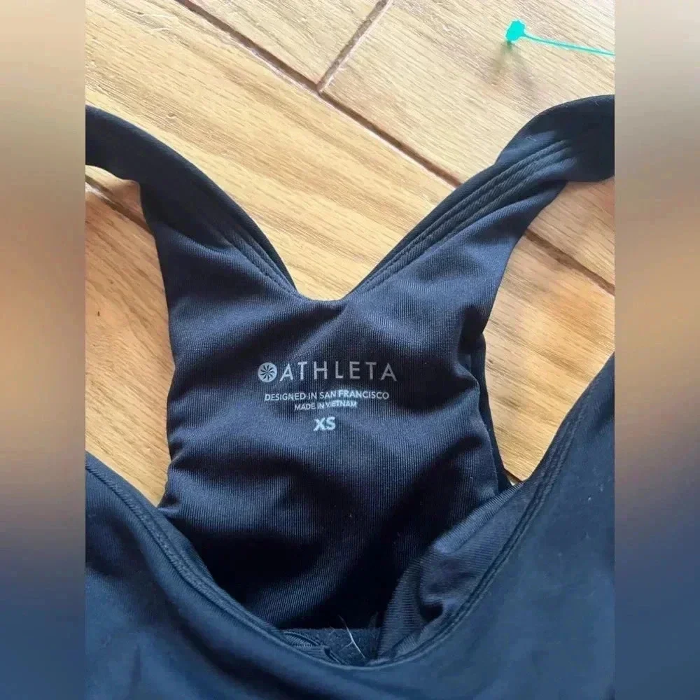 Athleta - Conscious Crop Top - Built in Sports Bra
